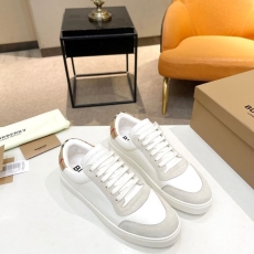 Burberry Low Shoes